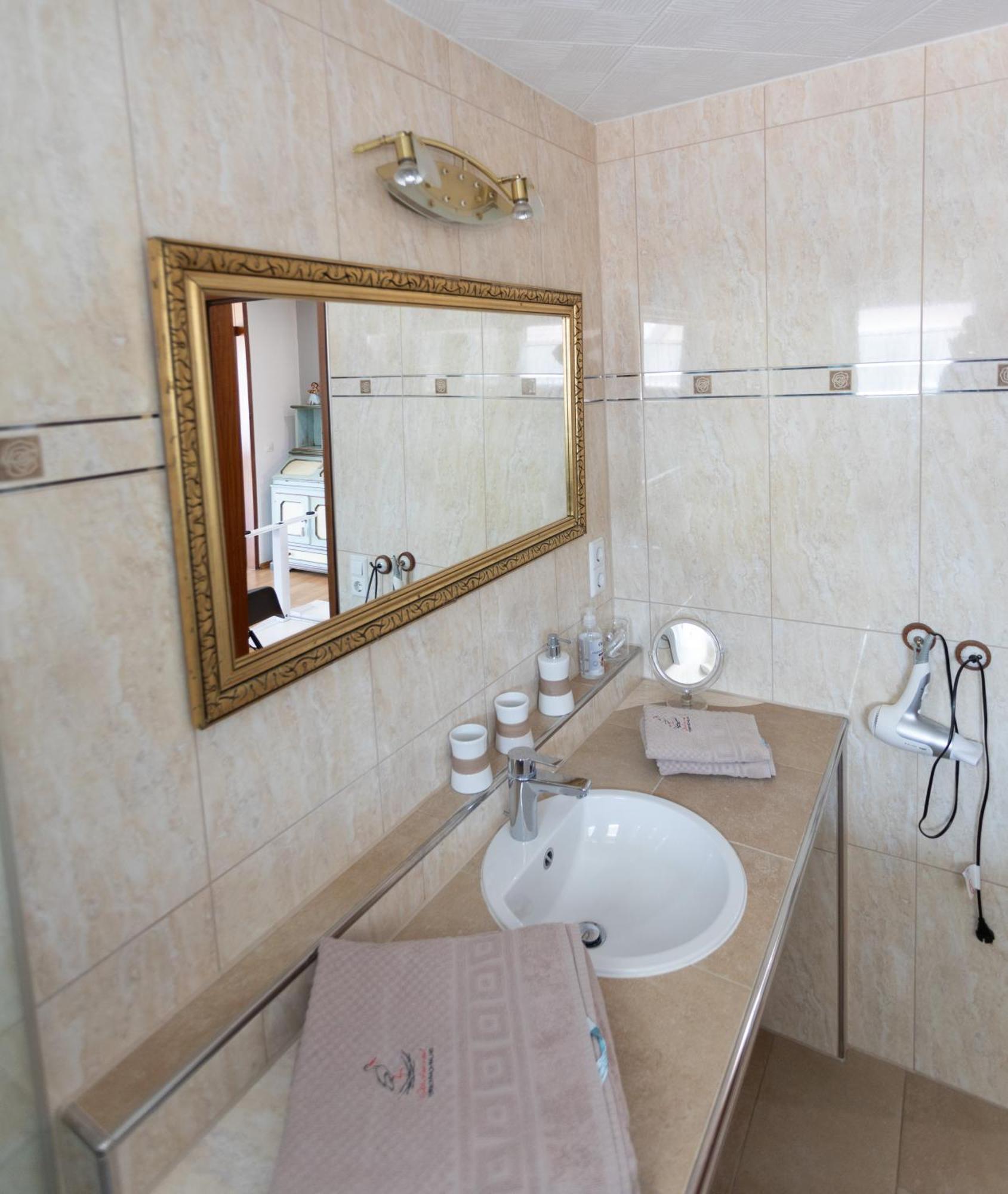 Storchennest - Schoenes, Ruhiges Apartment Mit Sonnenterrasse Tettnang Εξωτερικό φωτογραφία